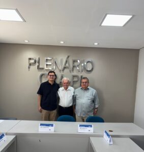 Leia mais sobre o artigo Presidente do CRA-PI recebe Carlos Araújo Filho, acompanhado de seu filho, Carlos Eduardo, Bacharel em Administração