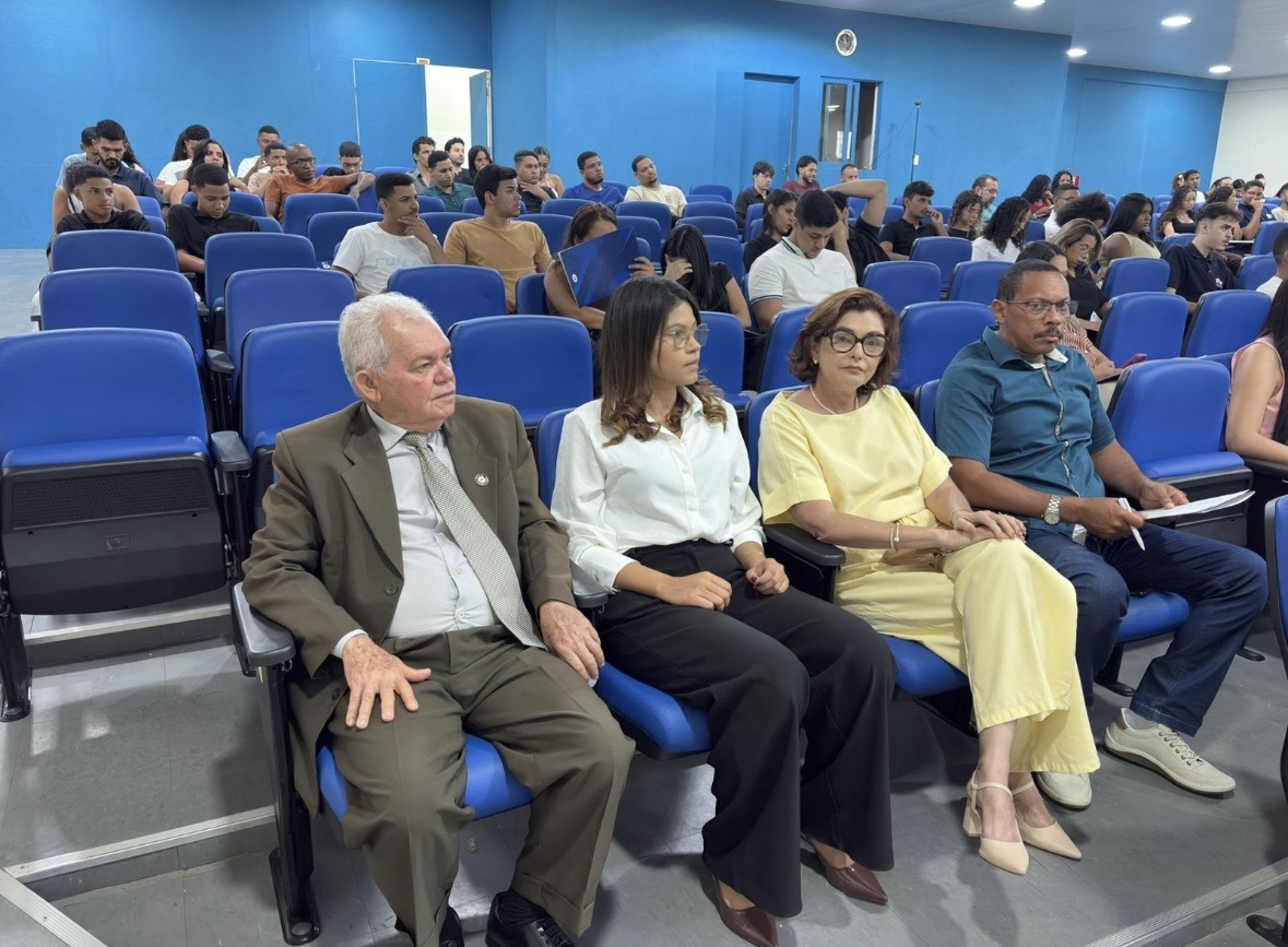 No momento, você está visualizando SEMAD Floriano reúne profissionais e estudantes para debate sobre gestão e negócios